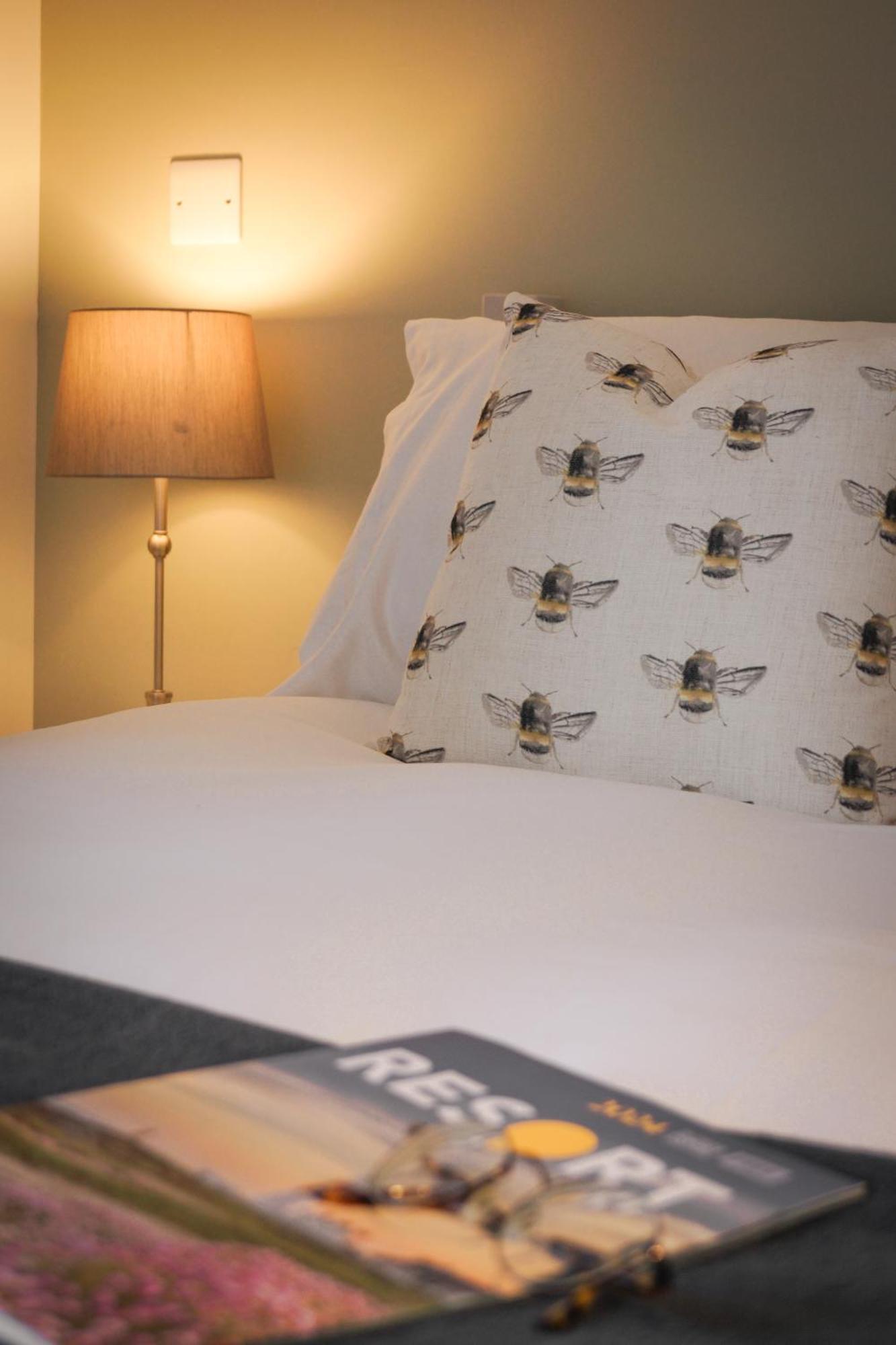 Lemon Tree Rooms - Newly Refurbished Coastal Stay Swyre מראה חיצוני תמונה